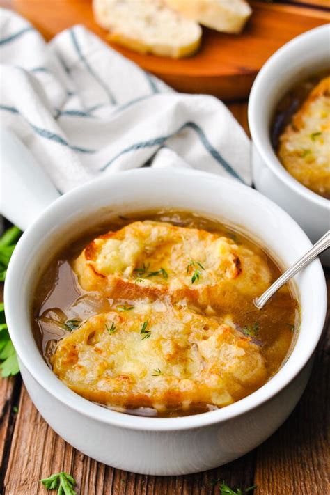 Easy French Onion Soup | RecipeLion.com