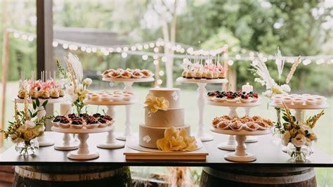 5 Wedding Food Trends To Watch In 2023 According To A Wedding Planner