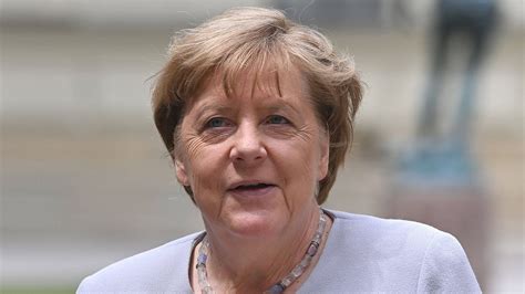 Angela Merkel Süße Überraschung mit 69 Jahren InTouch