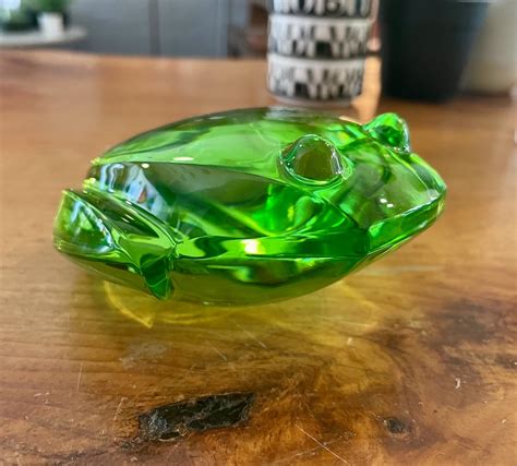 Vintage Green Art Glass Frog Paperweight | Circa