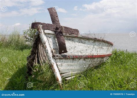 Barco De Madeira Velho Foto De Stock Imagem De Danificado