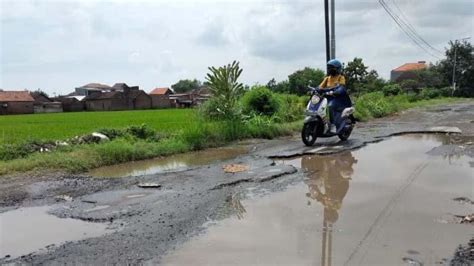 Dewan Desak Pemkab Sidoarjo Segera Perbaiki Jalan Rusak Dinas PUBMSDA