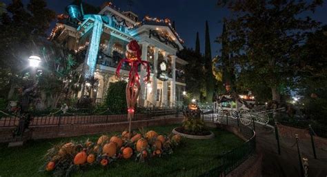 Awesome Fun Facts About Haunted Mansion Holiday At Disneyland