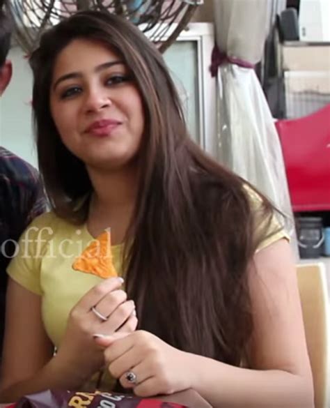 My Tv Beauty Aditi Bhatia Aka Ruhi Of Yeh Hai Mohabbatein Images