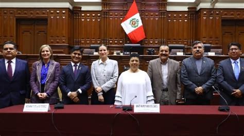 Congreso Martha Moyano presidirá Comisión de Constitución según lo