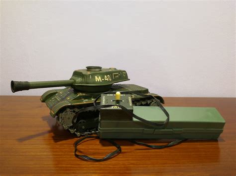 Vintage Tin toy tank, Hobbies & Toys, Memorabilia & Collectibles ...