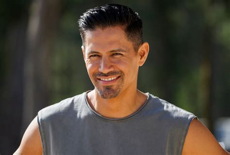 Magnum P I Cancelled Jay Hernandez Reacts To Cbs Ending Series Tvline