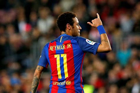 Barça Neymar défend son bilan