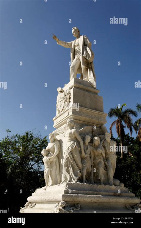 Jose Marti Statue Parque Central Havana Cuba Stock Photo Alamy