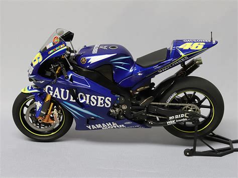 Yahoo オークション 1 12 GAULOISES YAMAHA YZR M1 2004 46 完成品