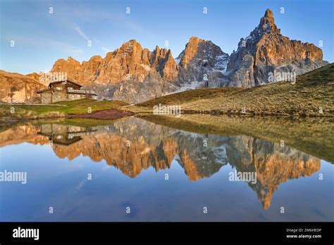 Baita Segantini Fotograf As E Im Genes De Alta Resoluci N Alamy