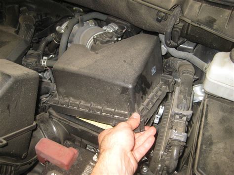 Toyota Highlander Engine Air Filter Replacement Guide