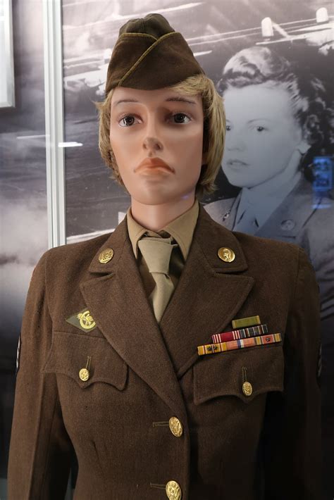 United States Army Women S Army Corps Enlisted Service Uniform A