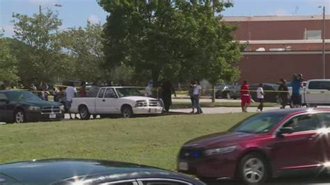 Tiroteio Deixa Feridos Em Escola Do Estado Americano Da Virg Nia