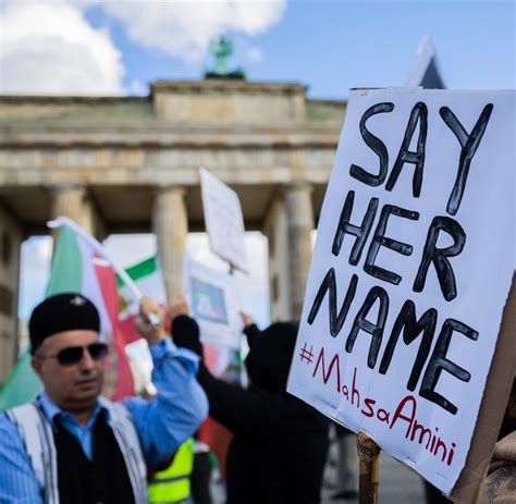 Berlin Und K Ln Tausende Bei Iran Und Ukraine Demonstrationen Welt