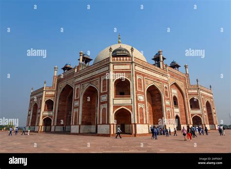 Mughal Emperor Humayuns Tomb Delhi Hi Res Stock Photography And Images