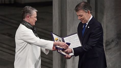 The New York Times Cuestiona El Nobel De Paz De Juan Manuel Santos Por