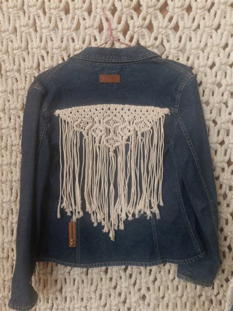 Chaqueta tejana azul oscuro con aplique en macramé color arena MYZALI