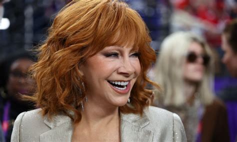 Twitter reacts to Reba McEntire’s Super Bowl LVIII National Anthem