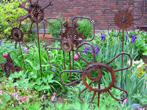 Diy Garden Art Made From Junk Diy Craft Projects