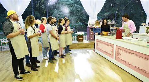 Bake Off Brasil tem Bolo Marmorizado Cristais e Pão Estrela