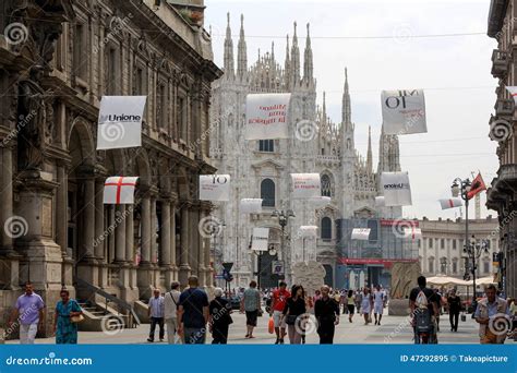 Milan Italy Street View Redaktionell Foto Bild Av Bygger 47292895