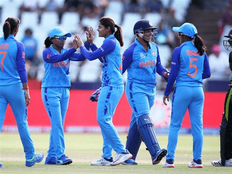 Women S T20 World Cup India Beat Pakistan By Seven Wickets