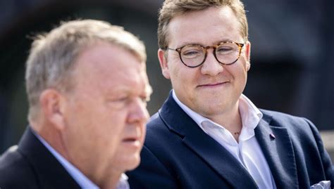 Støjberg og Løkke bruges som es på EU plakater BT Politik bt dk