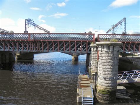 Deepness in the sky: Glasgow bridges on Clyde