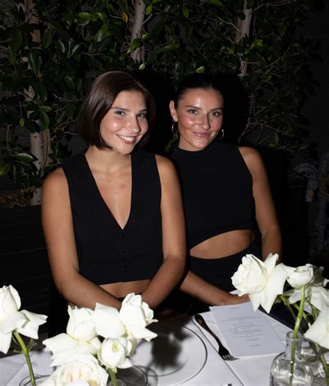 GET TO KNOW: THE PITMAN SISTERS – Nakedvice