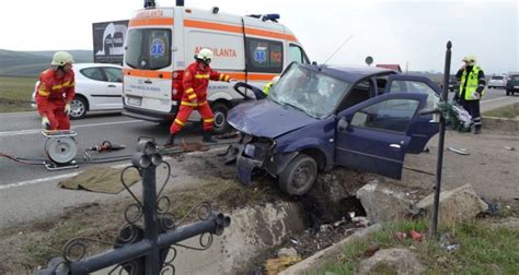 Accident Grav N Vicovu De Jos Un T N R De De Ani A Murit Dup Ce A