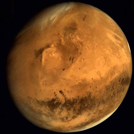 Mars Orbiter Mangalyaan spots satellite Phobos, sends pictures