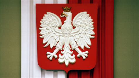 Rząd chce ujednolicić symbole narodowe flagę godło i hymn Wiadomości