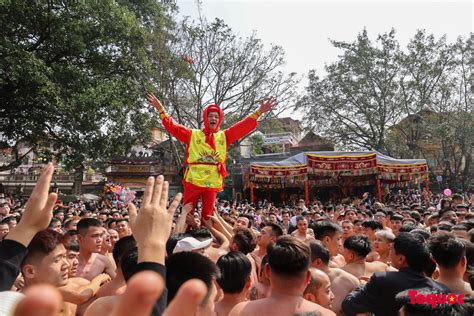 Làng Đồng Kỵ Bắc Ninh tưng bừng rước đại pháo ngày mùng 4 Tết