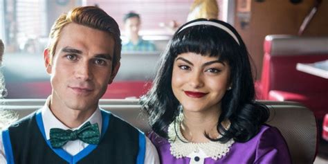 'Riverdale' Season 7: Veronica Needs to Let Archie Go