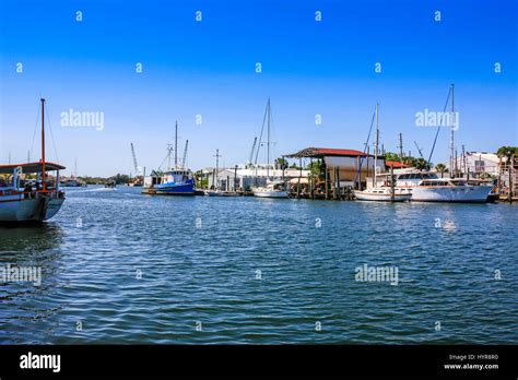 The Historic Sponge Docks At Tarpon Springs Florida Stock Photo Alamy