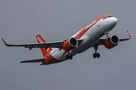 Easyjet Plane Surrounded By Police After Pilot Makes Emergency Landing