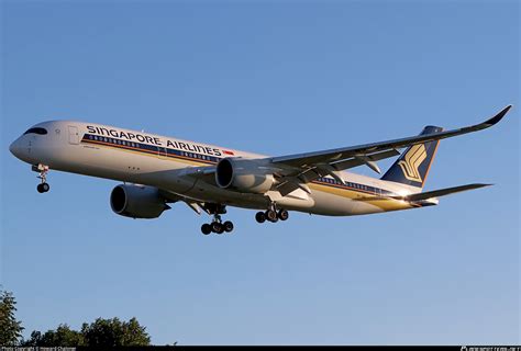 9V SMZ Singapore Airlines Airbus A350 941 Photo By Howard Chaloner ID