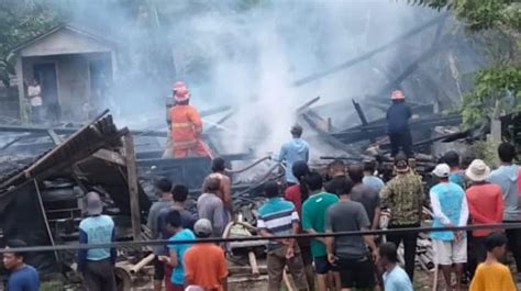 Rumah Warga Di Jombang Terbakar Hingga Rata Tanah Saat Ditinggal