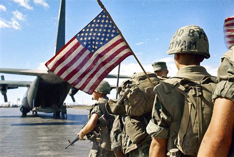 marines   marine regiment prepare  load  air force