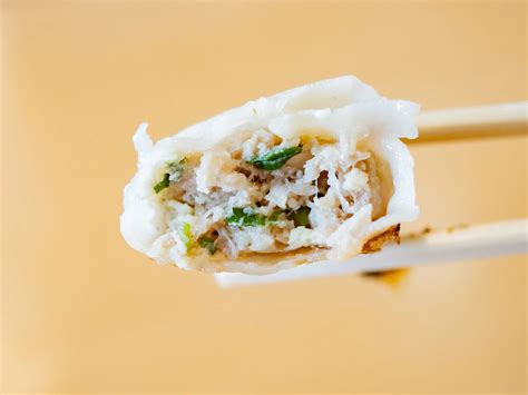 ヤサイラーメン三十二匁（さんじゅうにもんめ）〜 名物「野菜らーめん」は香ばしい炒め野菜がてんこ盛り盛り！1人でも子連れでも行きやすい店