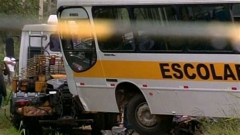 Acidente Entre ônibus Escolar E Carro Deixa Um Morto Na Br 459 No Sul