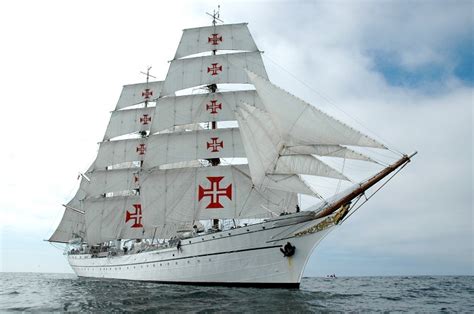 Navio Da Marinha Portuguesa Est Aberto Visita O No Porto De Salvador