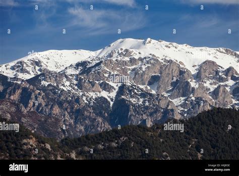 Berg Von La Tosa In Den Katalanischen Pyren En Stockfotografie Alamy