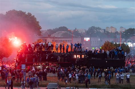 Tysiące kibiców Lecha Poznań świętowały zdobycie tytuły mistrza Polski