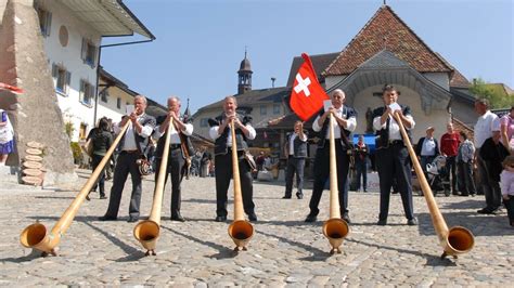 Mittelalterliches Städtchen Gruyères Ein Juwel am Fusse der Voralpen