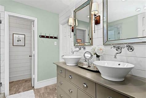 8 Best Paint Color For Small Bathrooms With No Windows