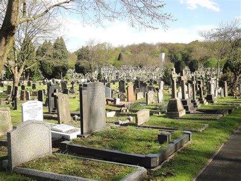 Views of Putney Vale Cemetery, London