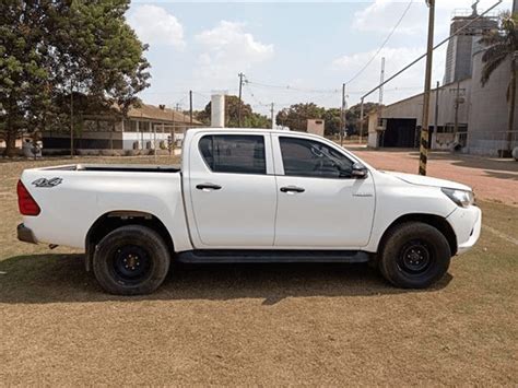 Toyota Hilux A Partir De R Mil E L Triton R Mil No Leil O De