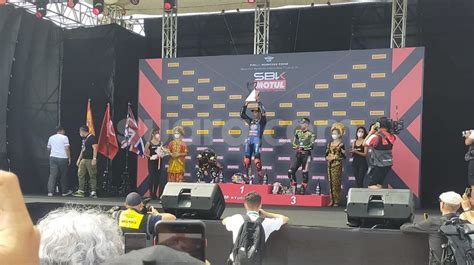 Toprak Razgatlioglu Juara Race Wsbk Mandalika Alvaro Bautista